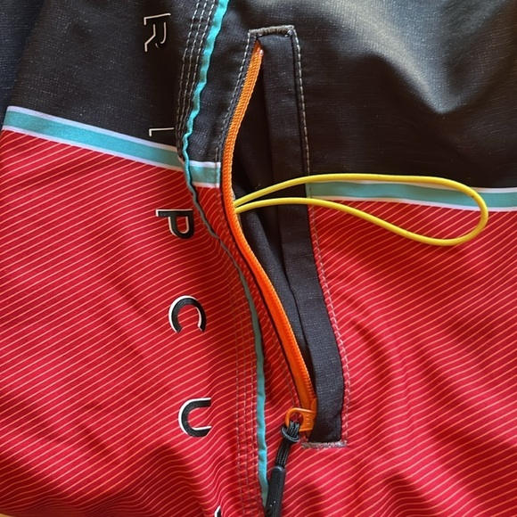 Rip Curl Board Shorts - Picture 2 of 4